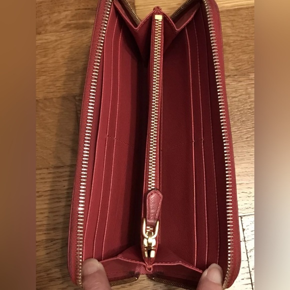 PRADA RED LEATHER ZIPPY LONG WALLET GOOD PREOWNED CONDITION - Picture 6 of 16